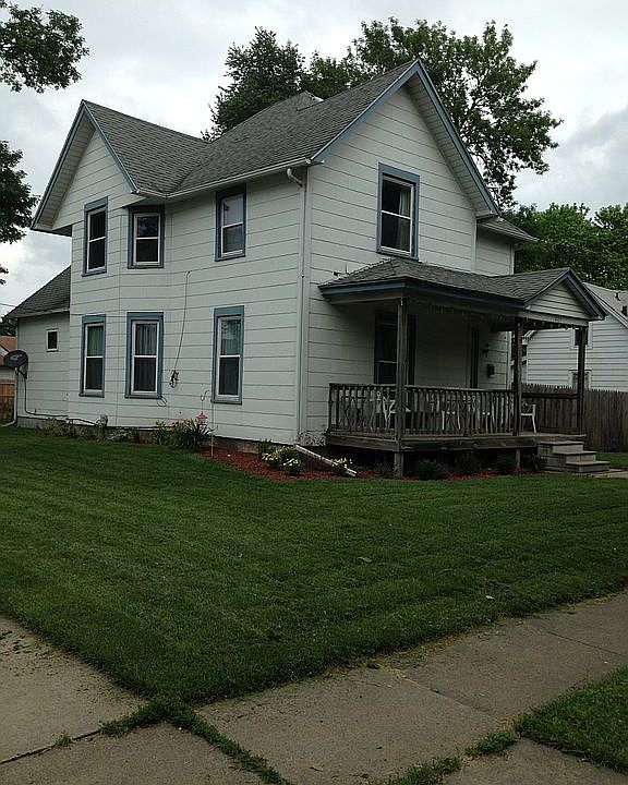 1st image of 337 W 3rd St