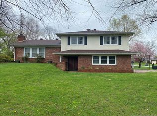 10 Tamarack Ln, Jeffersonville, IN 47130