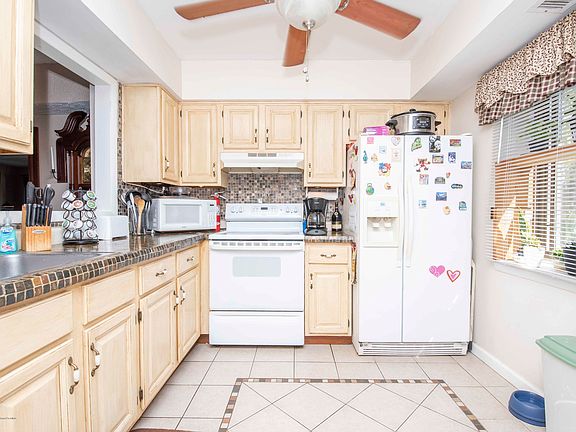 3rd image of 14 Chatham Ct #136