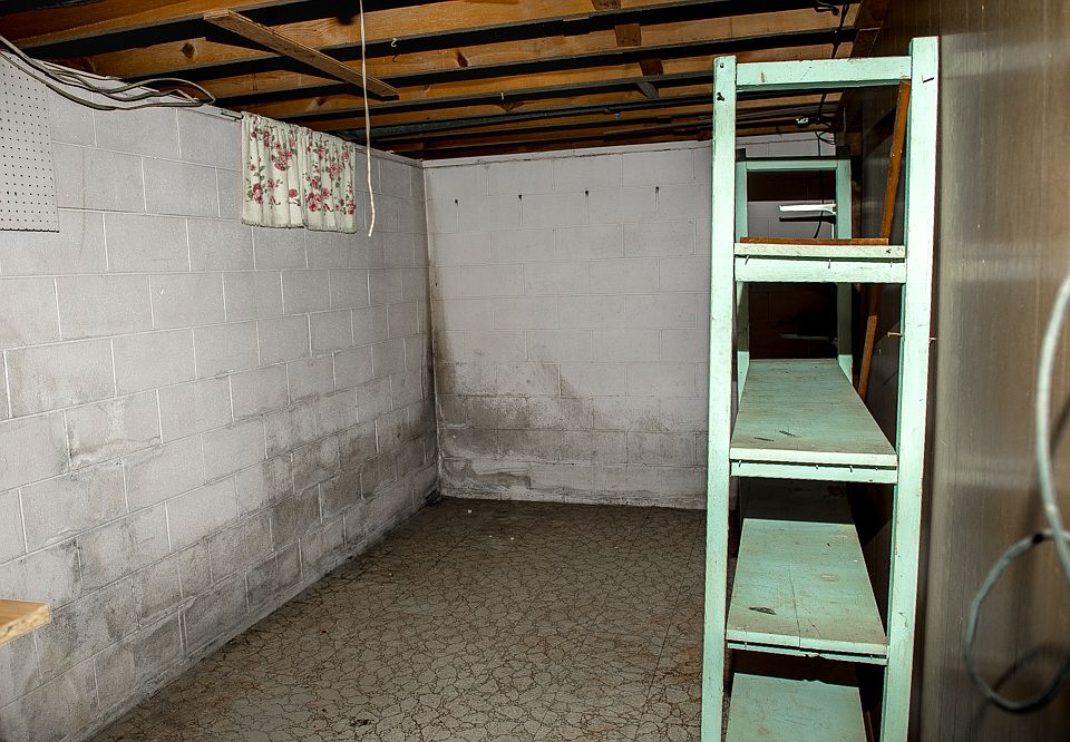 2nd image of 2845 La Rosa Dr
