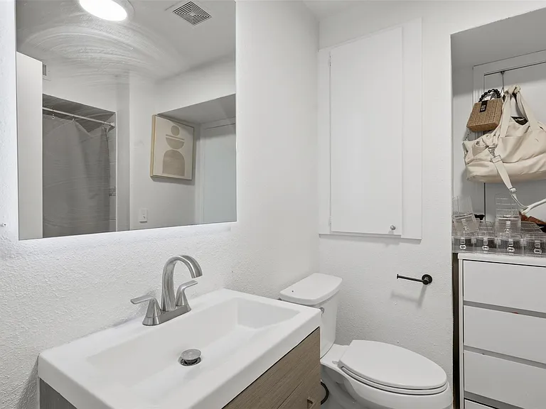 4040 San Felipe St #102 — Photo 18