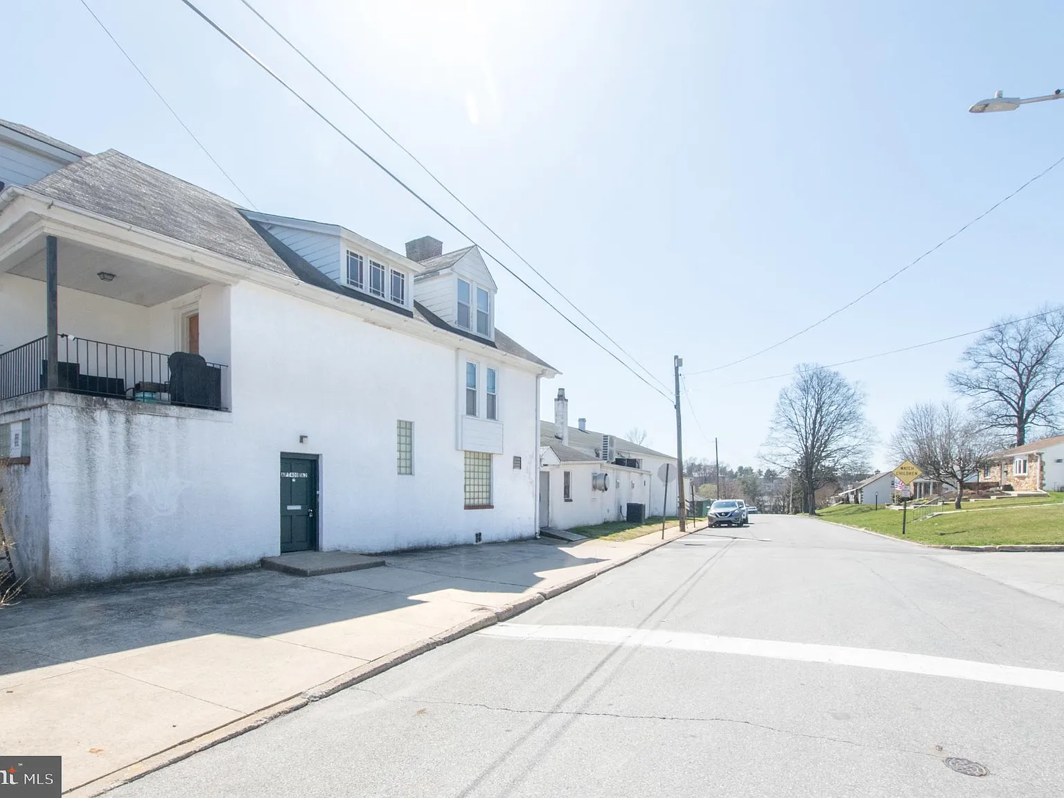 2 bed, 1.0 bath, 1000 sqft, $2,000 — Photo 1