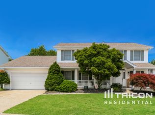 1539 Country Bend Dr, Saint Charles, MO 63303