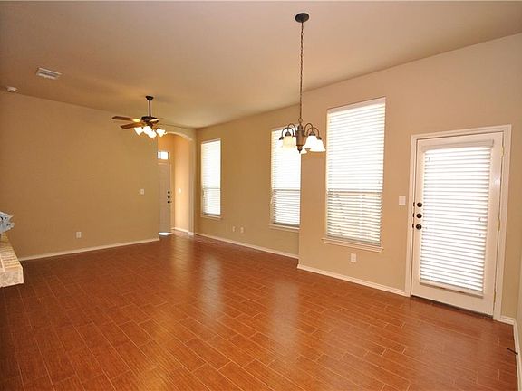 3rd image of 1416 Muirfield Bend Dr #A
