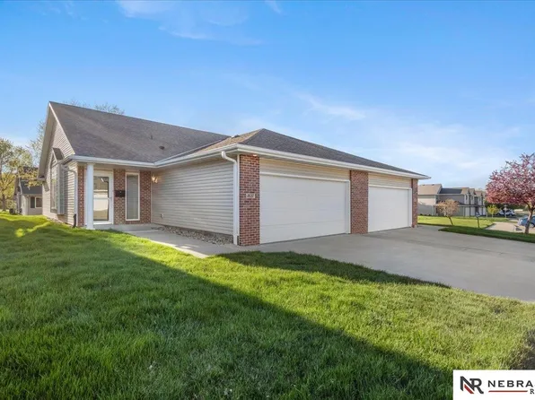 1827 N 175th Ct, Omaha, NE 68118