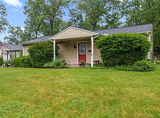 215 Sunset Rd, Avon Lake, OH 44012