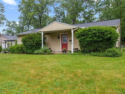 215 Sunset Rd, Avon Lake, OH, 44012