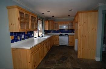3rd image of 410 Ward Way