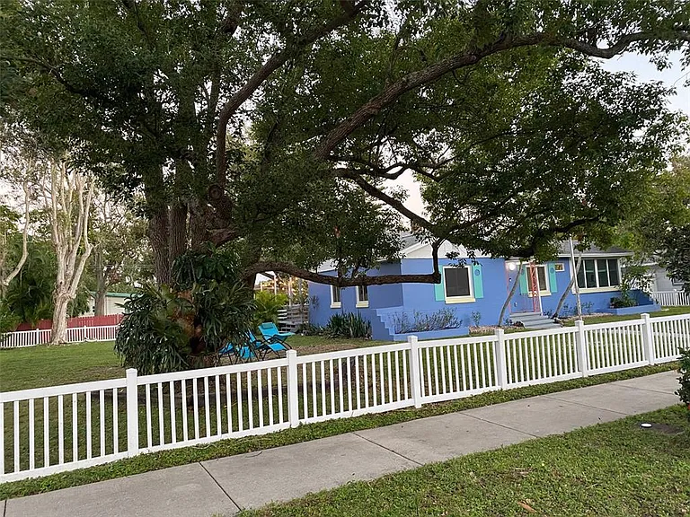 2800 Tifton St S — Photo 30