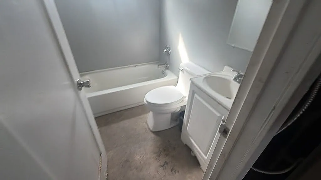 2 bed, 900 sqft, $1,195 — Photo 2