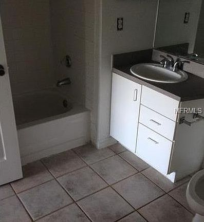 4th image of 8903 Latrec Ave #3304