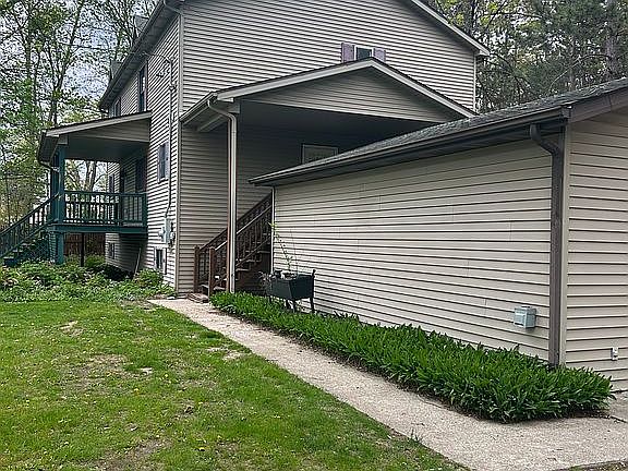 5th image of 14980 Roe Rd