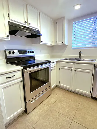 3027 E Grandview Rd Photo 1