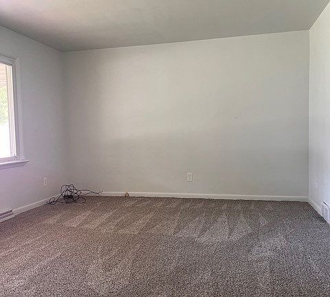 5th image of 537 Hyatt Ave
