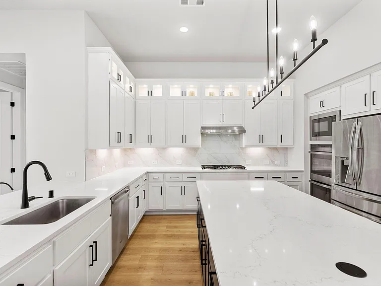 415 N Hillary Step Pl — Photo 8