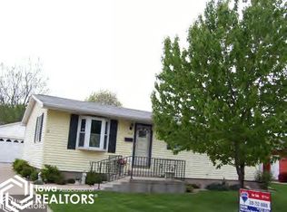 2209 Cherokee Dr, Burlington, IA 52601
