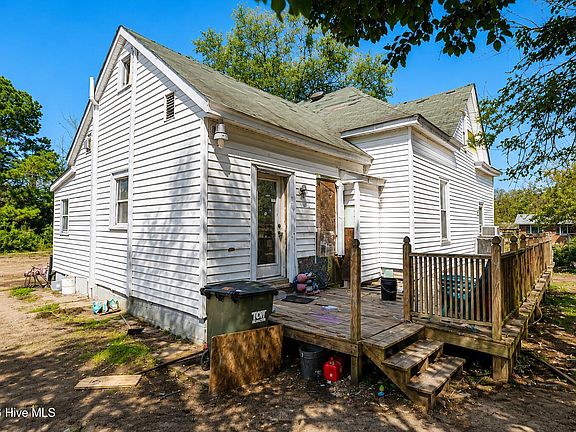 2nd image of 206 Pinecrest Drive