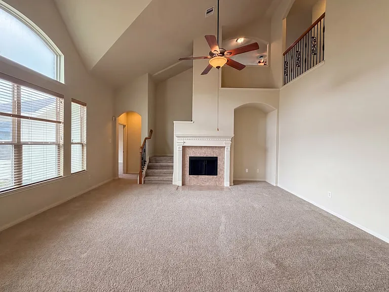 4715 Autumn Pine Ln — Photo 3