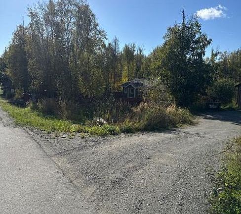 Exterior Neighborhood (street photo)