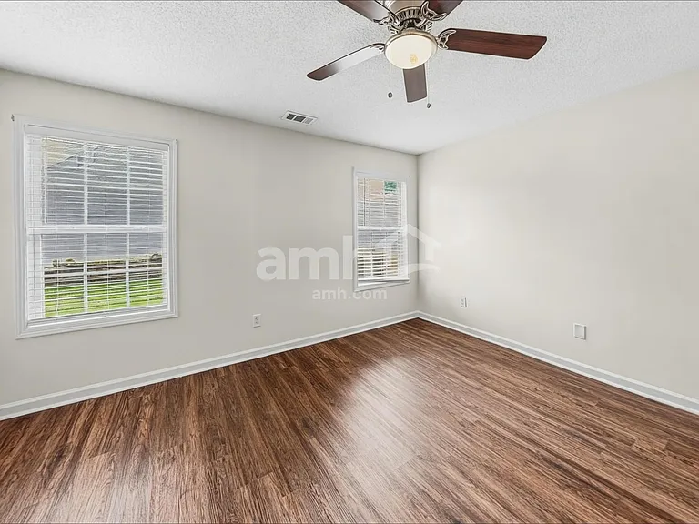 294 Greystone Cir — Photo 9