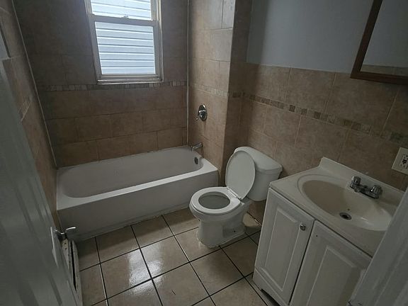 4th image of 461 Grove St #1A