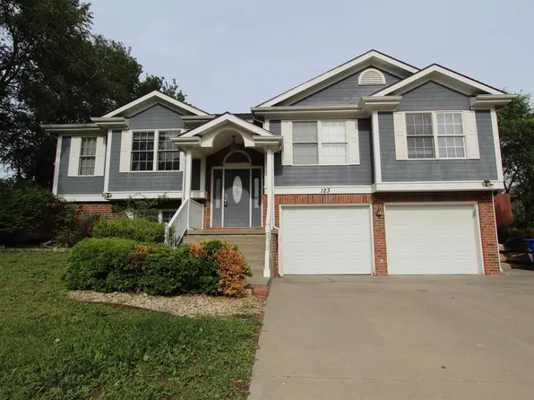 123 Navajo Rd, Junction City, KS 66441