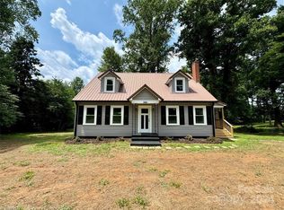 1904 Swan Dr, Lenoir, NC 28645