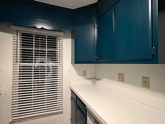 4th image of 3227 E Regents Park Ln