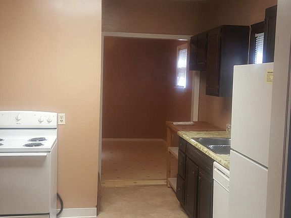 3rd image of 2740 Orchard St