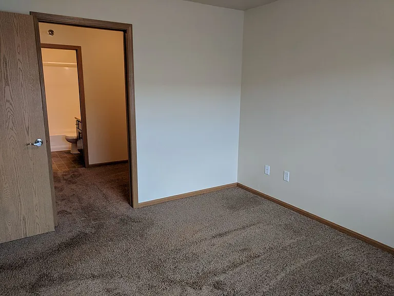 West Lake III Apartments — Photo 36