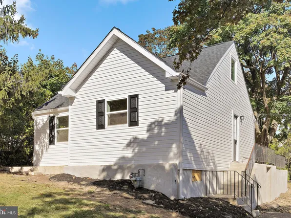 14 Rosalie Ln, Aston, PA 19014