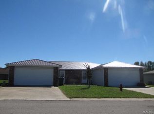 1224 Lake Dr, Lebanon, MO 65536