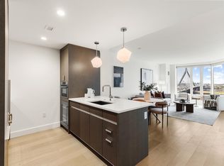 100 Lovejoy Wharf Unit 8H, Boston, MA 02114
