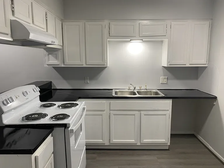 102 Oakdale Ct — Photo 7