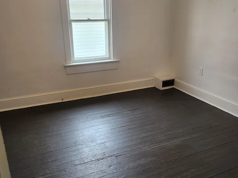 804 W John St — Photo 8