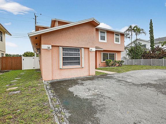 3rd image of 7721 NW 42nd Court