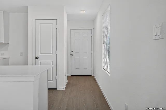 4 bed, 2.5 bath, 1897 sqft, $1,749 — Photo 3