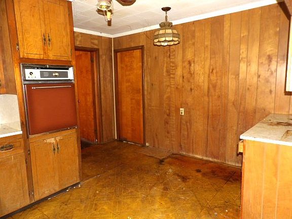 3rd image of 432 Ozark Rd