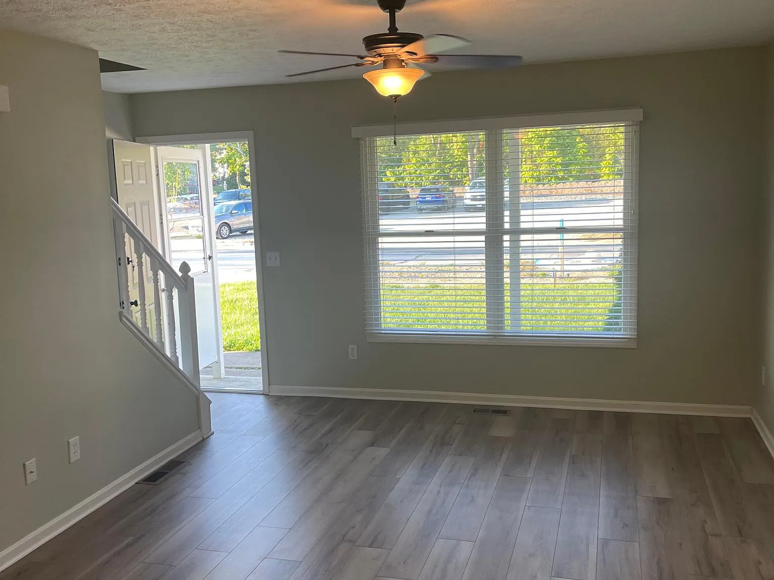 2 bed, 950 sqft, $1,249 — Photo 3