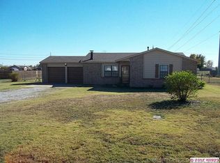 887 E Will Rogers Dr, Oologah, OK 74053