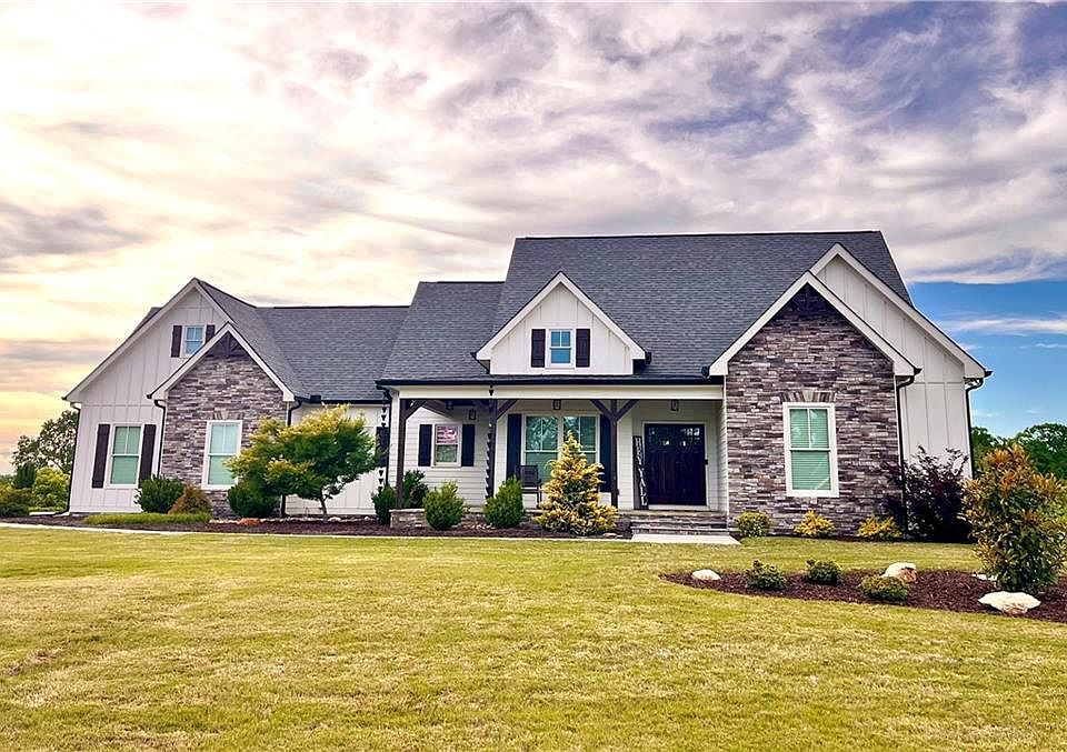 1st image of 254 Sweetgrass Dr