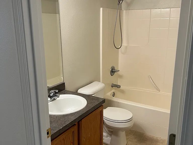 18592 SW Takena Ct — Photo 10