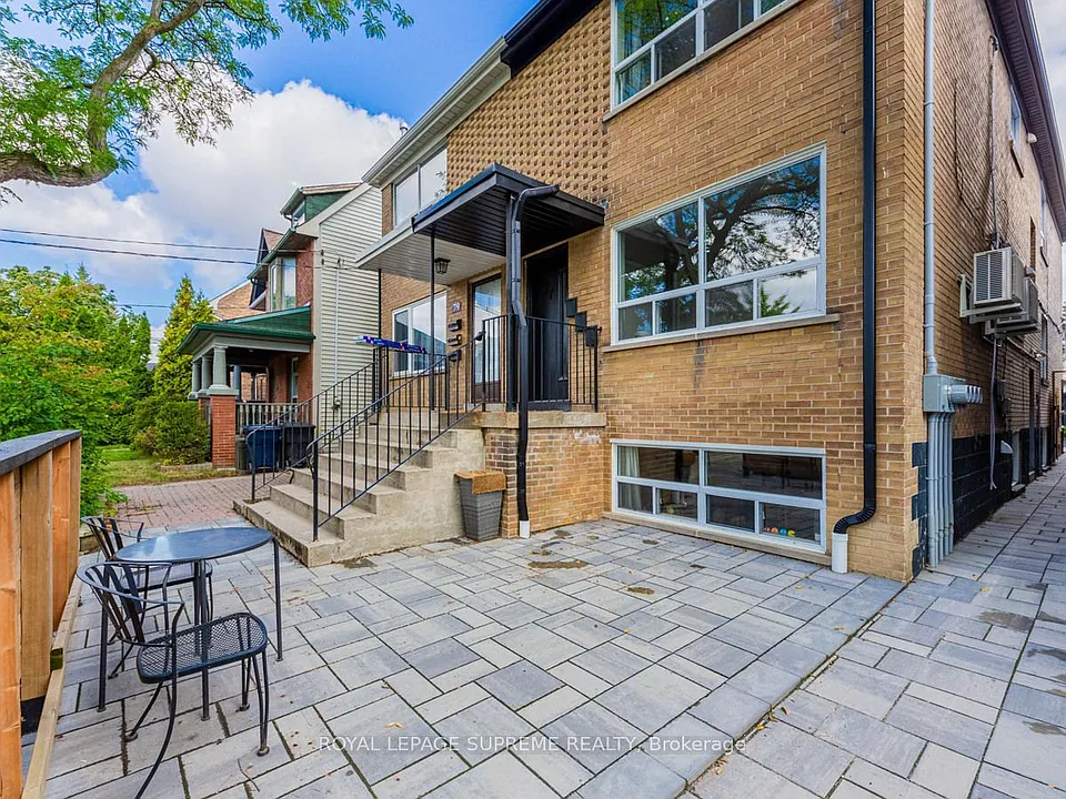 77 Greensides Ave