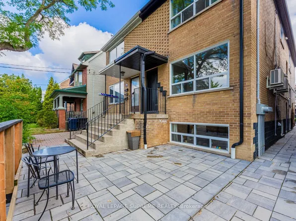 77 Greensides Ave, Toronto, ON M6G 3P8