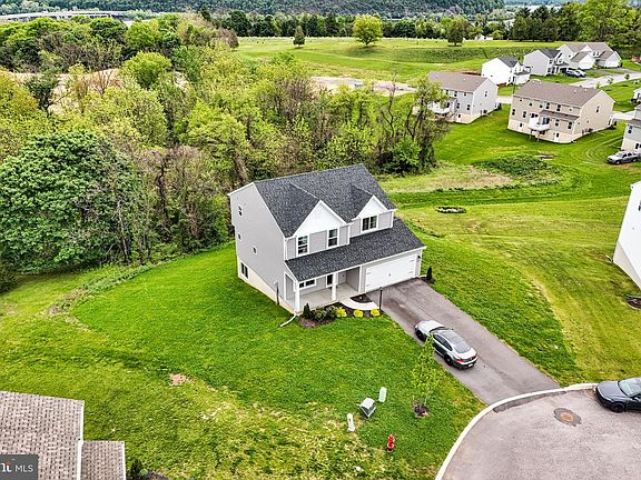 5th image of 8 Weston Cir