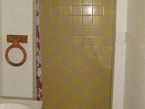 5th image of 13 S Peninsula Dr APT 3