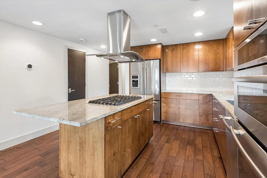 9123 NE Juanita Dr - 3 bedrooms — Photo 3