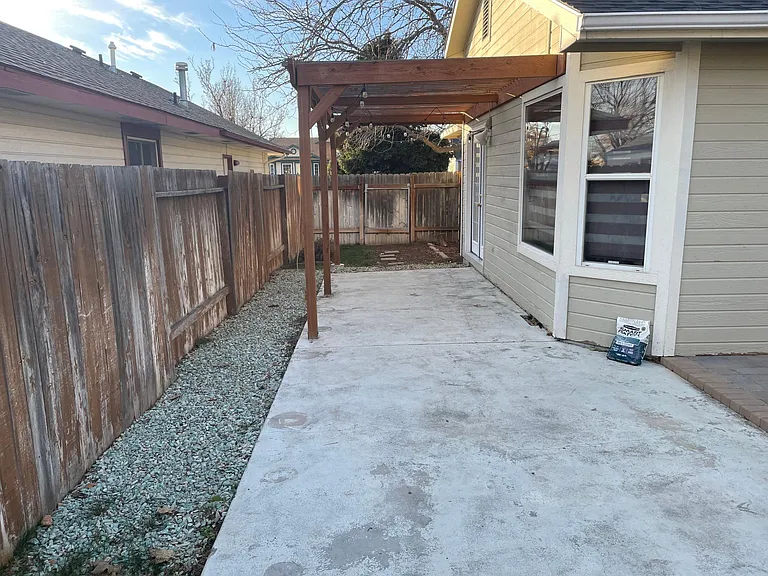 1012 N Silver Ash Ave — Photo 25