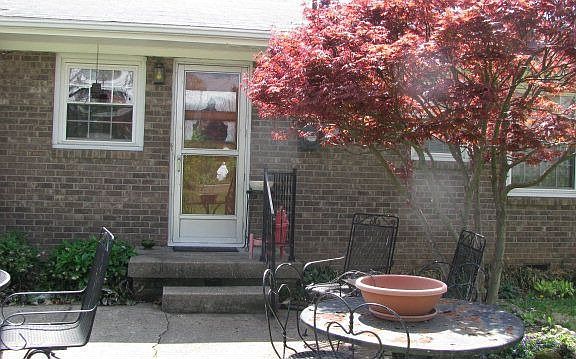 3rd image of 919 Parkway Dr S