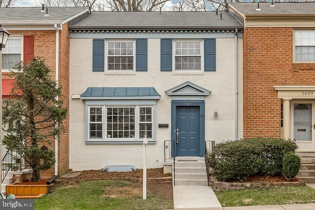 1407 Admiral Dr photo 1